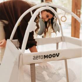 Aeromoov, Arcada de jucarii, pentru patut pliant de calatori, White Sand